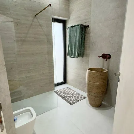 One Bedroom Retreat With Sea View * Aglantzia